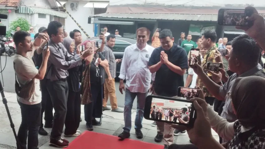 Penampilan Memikat Bobby Nasution Saat Berkunjung ke DPP PKB